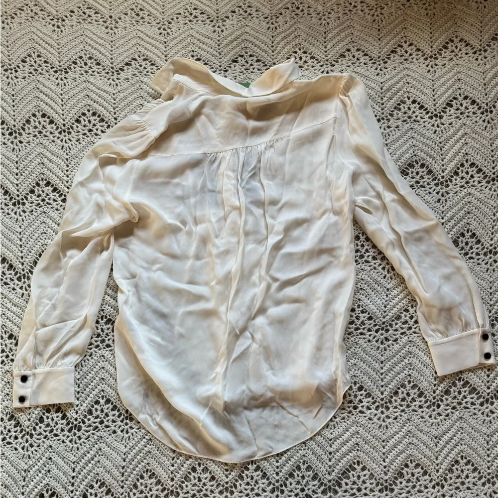 NWT Kate Spade Cream Blouse with Black Floral Details Size Large 100% Silk